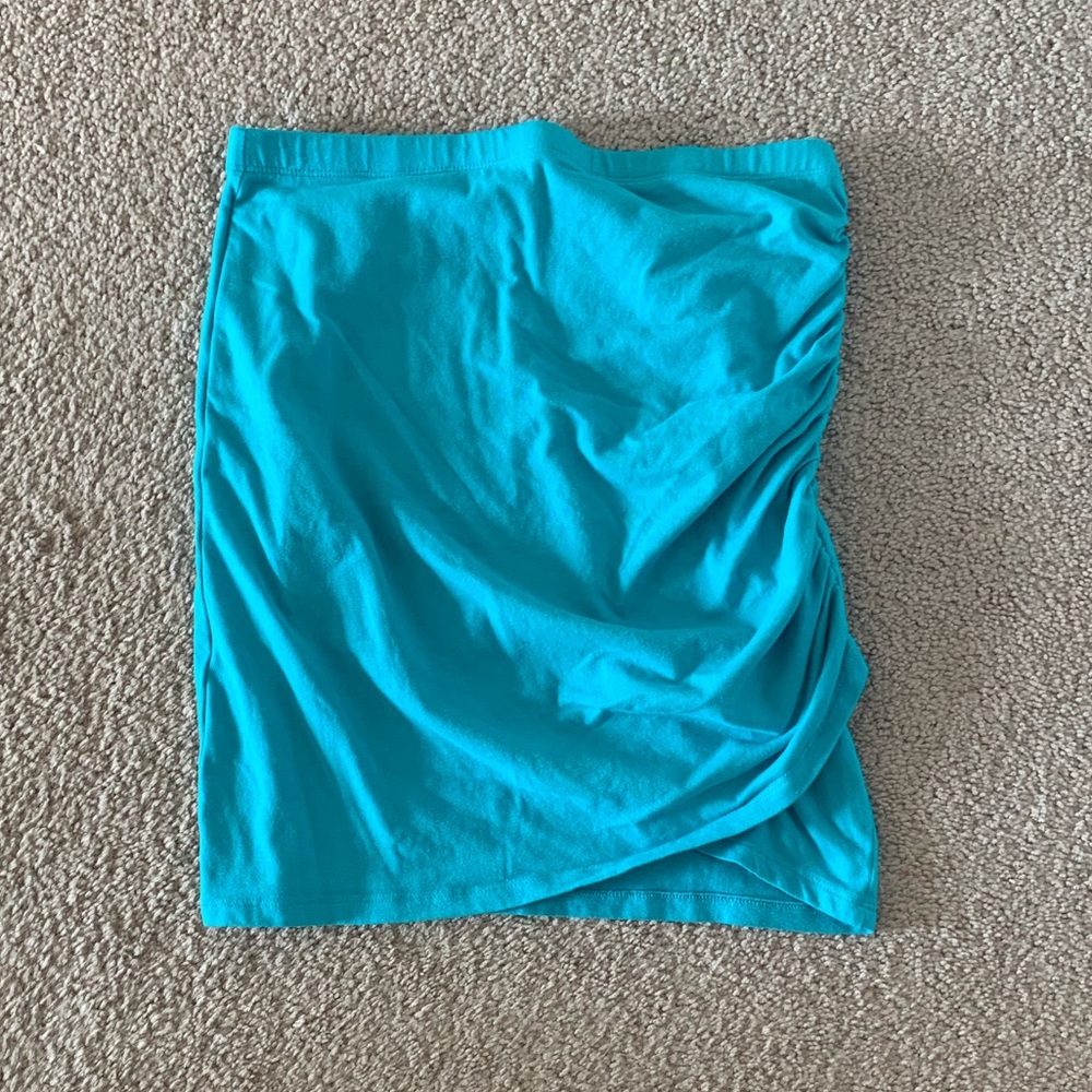 Ruched Skirt LIKE NEW - Picture 2 of 4